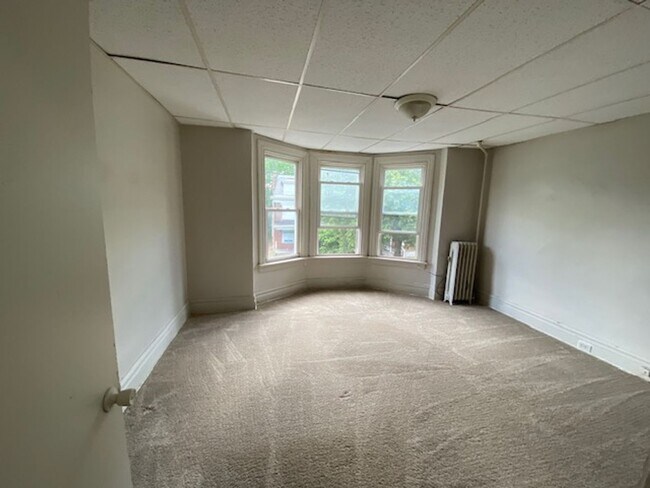Building Photo - 5 Bedroom house harrisburg for rent 1,200 a month