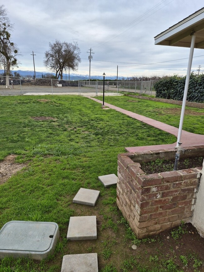 Building Photo - 21884 E Clayton Ave