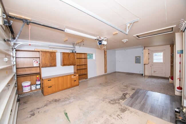 Building Photo - 3 bed 2 bath Ranch in Hobart