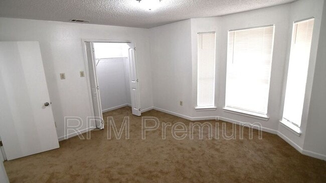 Building Photo - 1795 Boulevard De Province Blvd