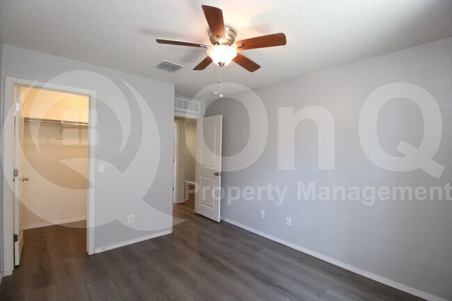 Building Photo - 16401 W Latham St