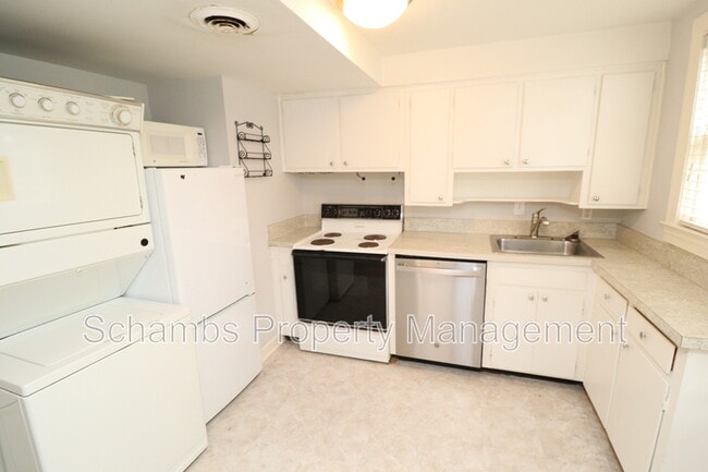 Building Photo - 1000 Nichols Dr