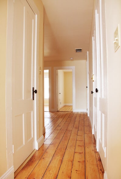 Building Photo - 147 N Union St