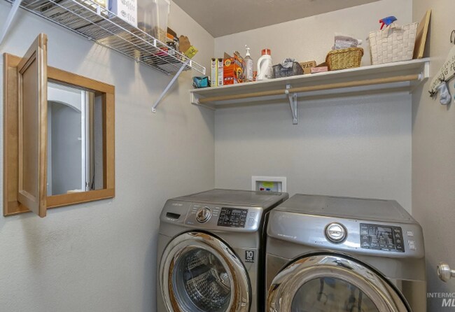 Building Photo - 3 Bedroom, 2 Bath Single Level home in Meridian!