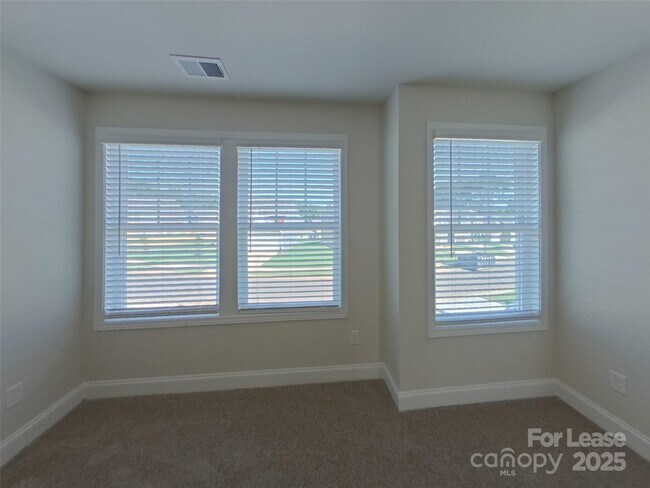 Building Photo - 112 Halesworth Rd