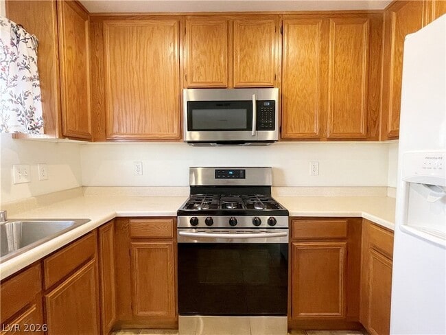 Building Photo - 1836 N Luna Alegre St