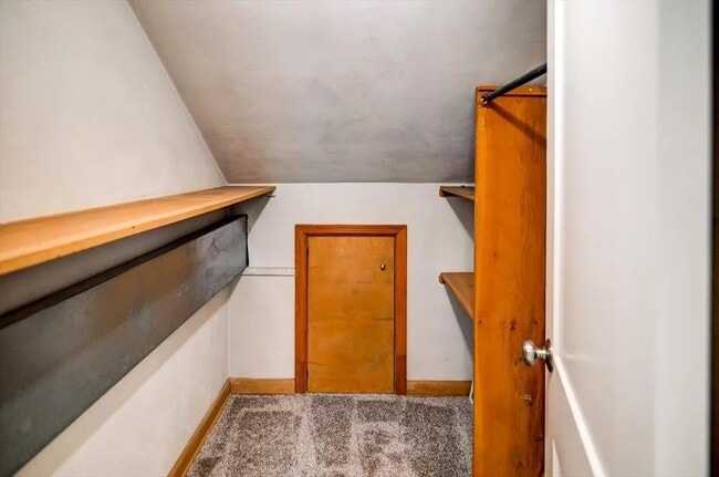 Building Photo - 410 Martin St