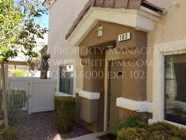 Building Photo - Beautiful 1600+ sq ft.  3 bedroom ~ UPGRADED!