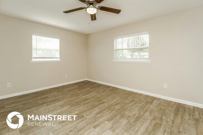 Building Photo - 2065 West Pkwy