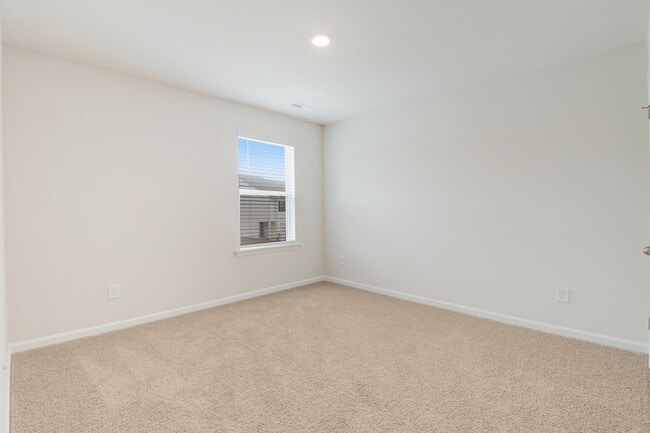 Building Photo - 156 Seymour Vlg Dr