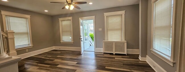 Building Photo - 4 BD 1.5 BA