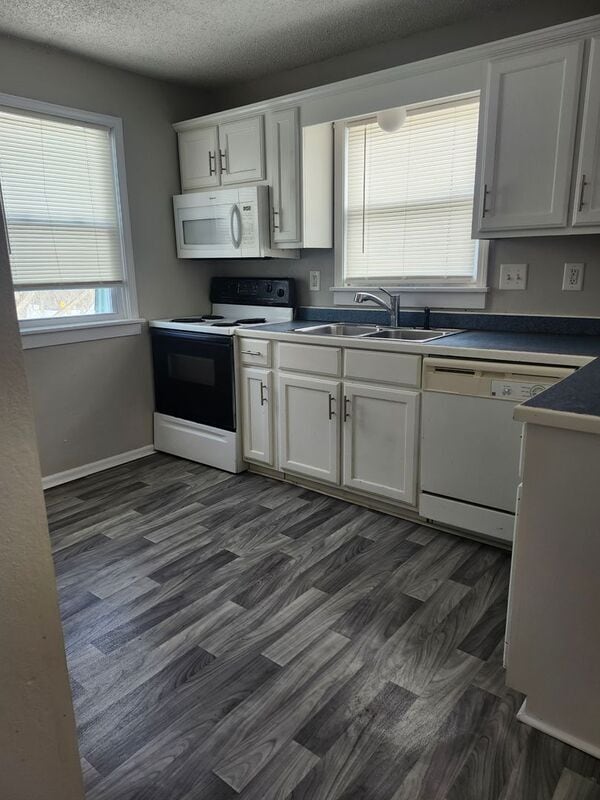 Building Photo - 1720 S Sterling Ave