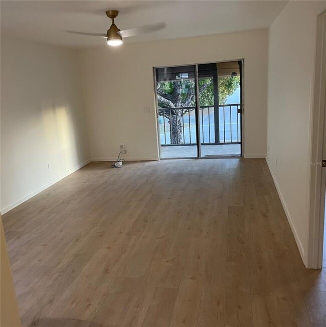 Building Photo - 4511 S Oak Dr