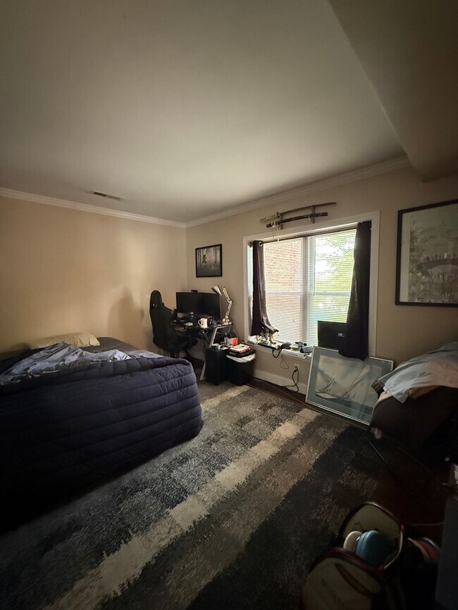 Building Photo - Spacious, Renovated Brighton / Oak Square area Condo with parking for September 1st - NO FEE