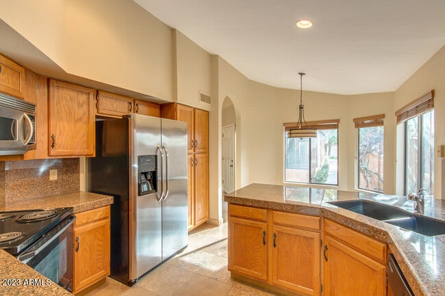 Building Photo - 9526 E Wood Dr