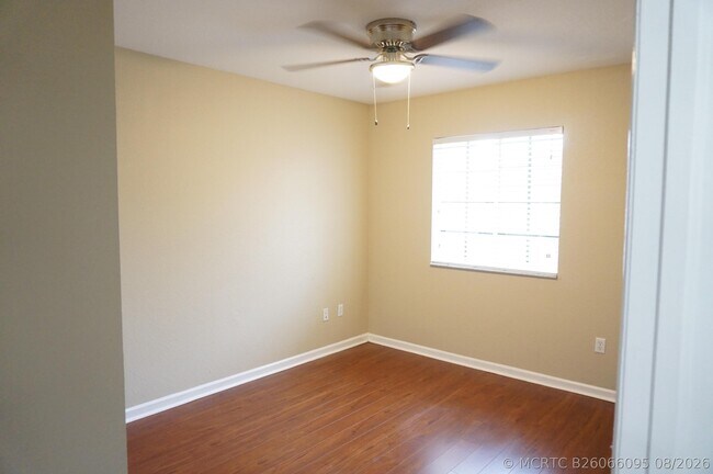 Building Photo - 2026 Nassau Dr