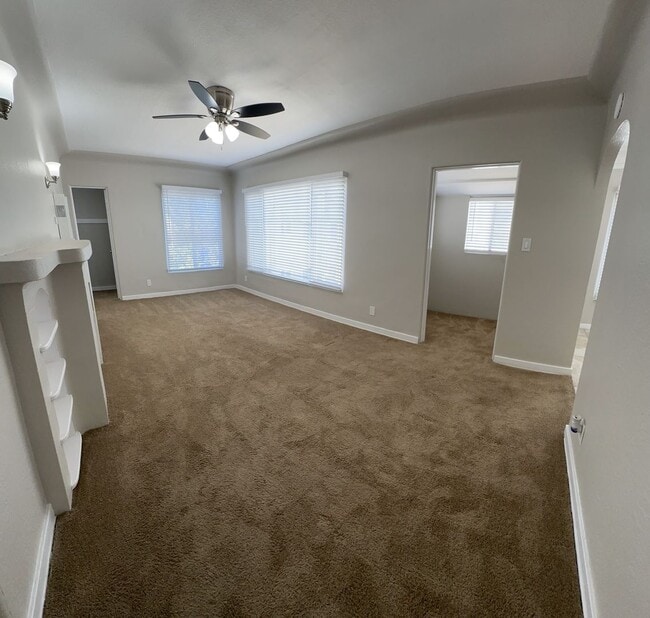 Building Photo - LARGE 1 BEDROOM 1 BATH UPSTAIRS UNIT READY...