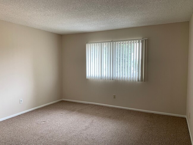 Building Photo - 921 Mt Olive Dr