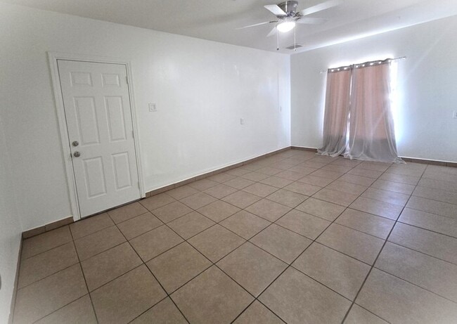 Building Photo - Stunning remodeled 3-bedroom home