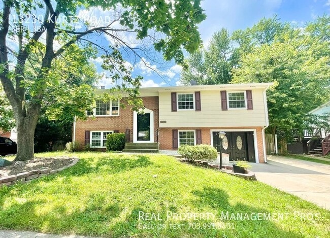 FIVE BEDROOM THREE FULL BATH! UPDATES GAL... - FIVE BEDROOM THREE FULL BATH!  UPDATES GAL...