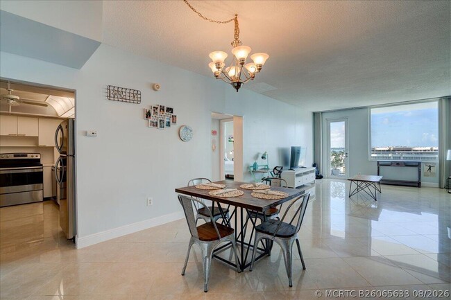 Building Photo - 3450 S Ocean Blvd