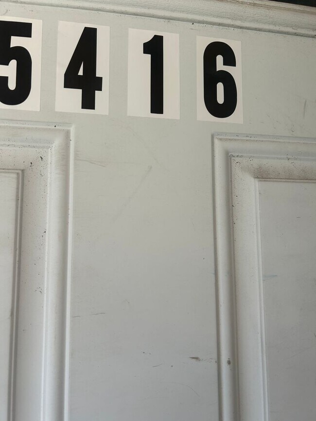 Building Photo - 2Br apartment in (duplex) 1st floor