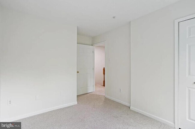 Building Photo - 15 Silver Birch Ct