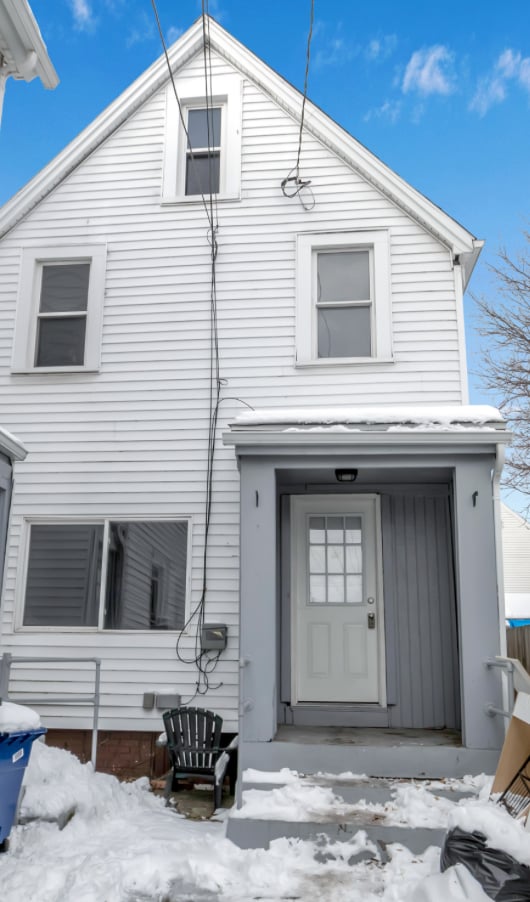 Building Photo - 144 Sidway St