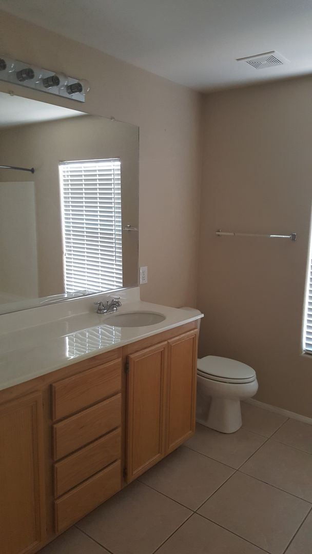 Building Photo - Beautiful 4Bed/3Bath/2Car home located within the Iron Mountain Ranch Community