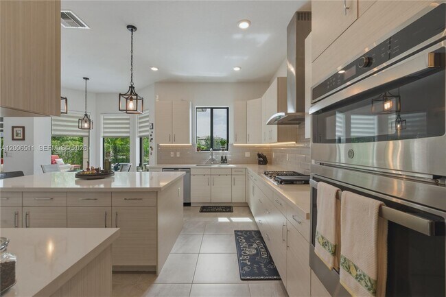 Building Photo - 10730 Oceano Wy