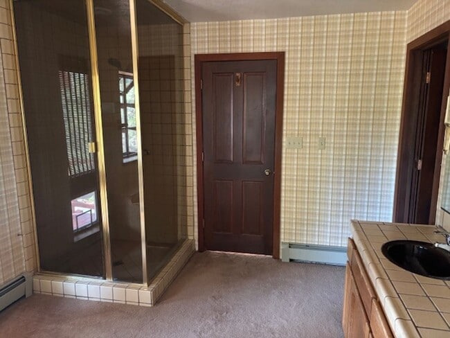 Building Photo - Value with lake view