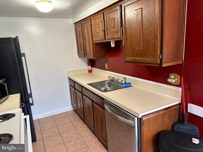 Building Photo - 1628 Fort Fisher Ct