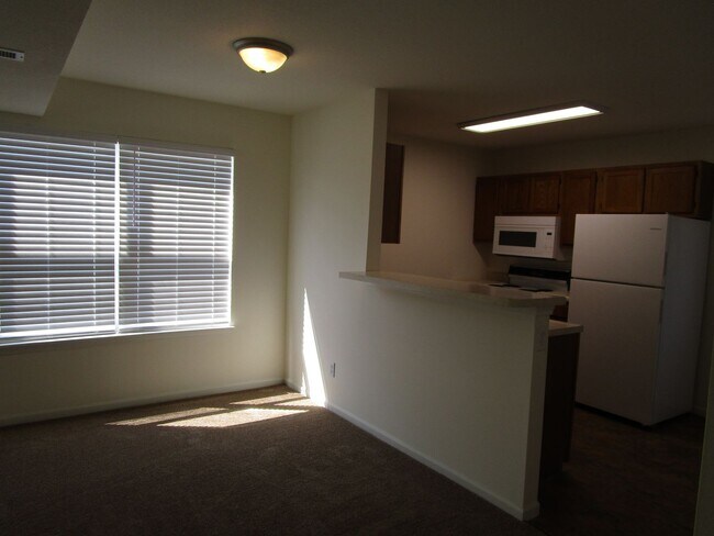 Building Photo - 5001-5003 Betty Jean Way