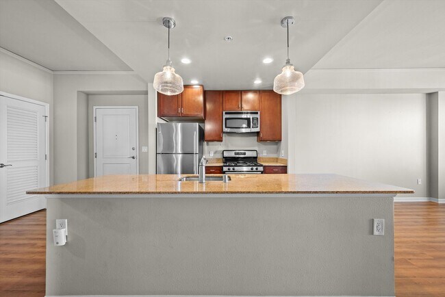 Building Photo - Downtown Living