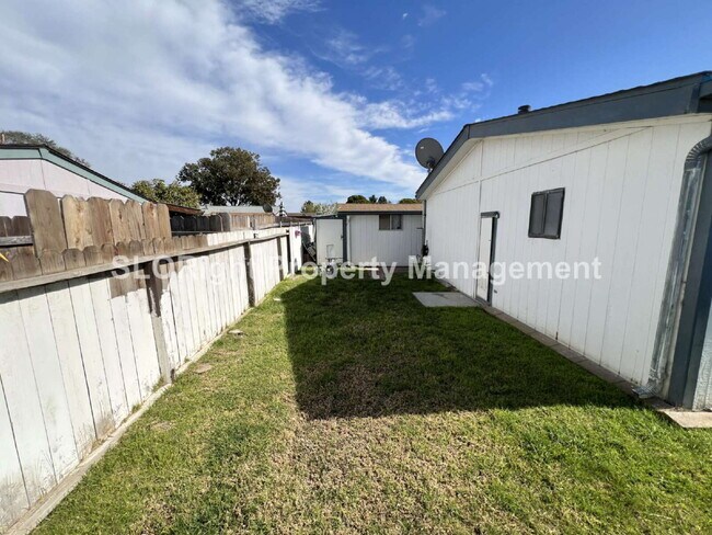 Building Photo - AVAILABLE SEPTEMBER - MOVE IN SPECIAL RATE- 55+ Community - 2 Bed / 2 Bath