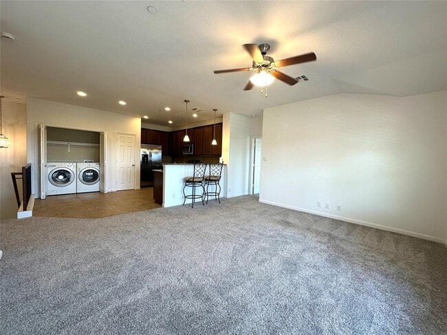 Building Photo - 9201 Brodie Ln