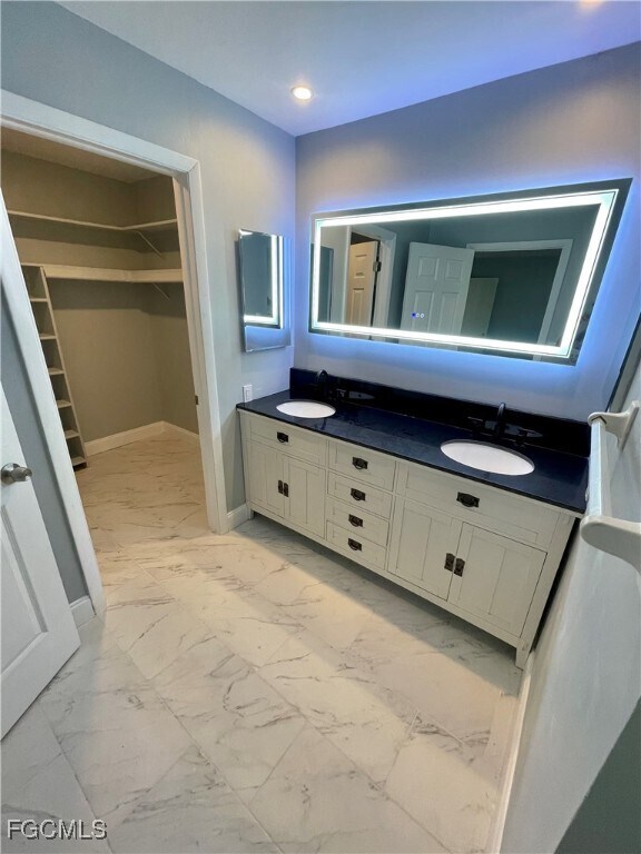 Building Photo - 2520 Shelby Pkwy