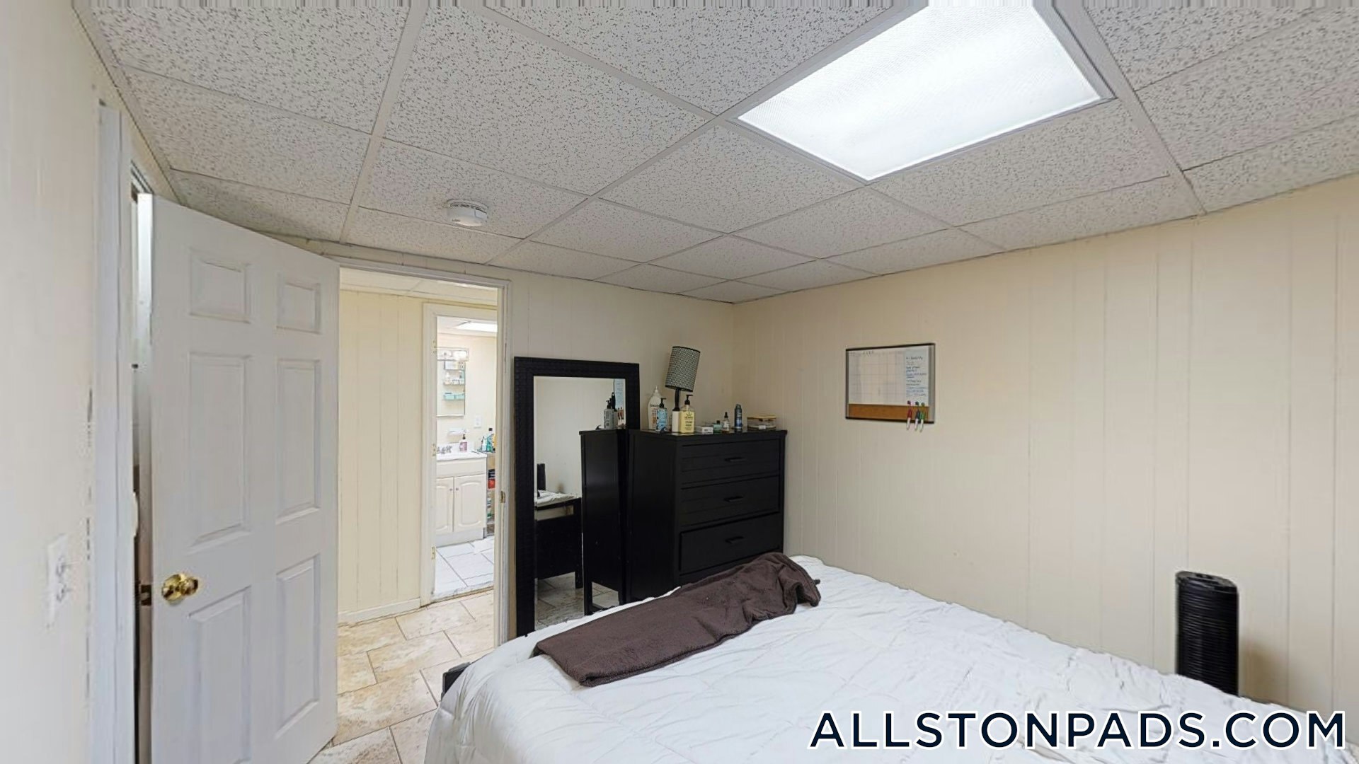 Building Photo - 15 Glenville Ave