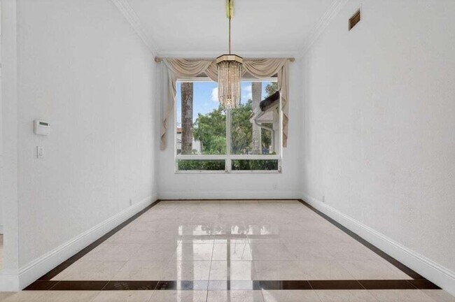 Building Photo - 3271 Harrington Dr