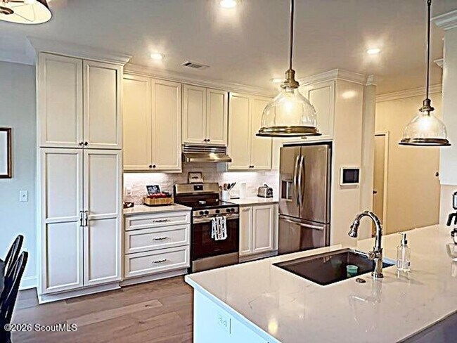 Building Photo - 119 Hadleigh Bluff