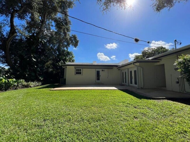 Building Photo - 2615 McKinley St