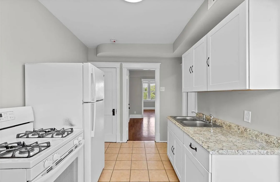 Kitchen - 3246 S Compton Ave