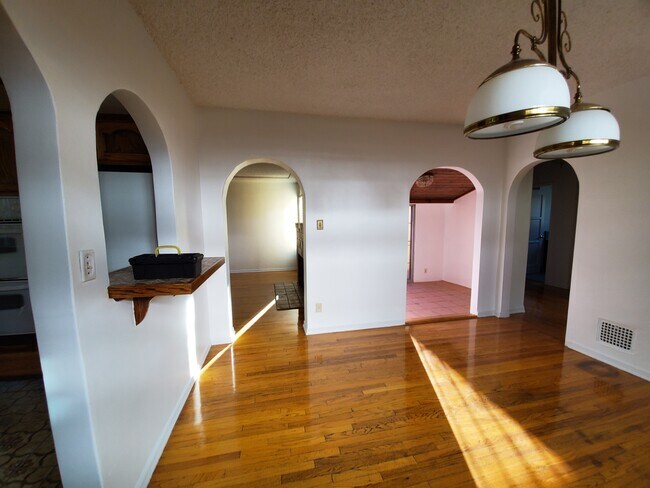 Building Photo - 2937 Virginia Ave