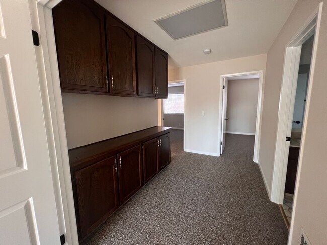Building Photo - 788 Salt Lake Dr