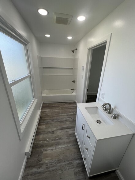 Building Photo - 1627 Ash St