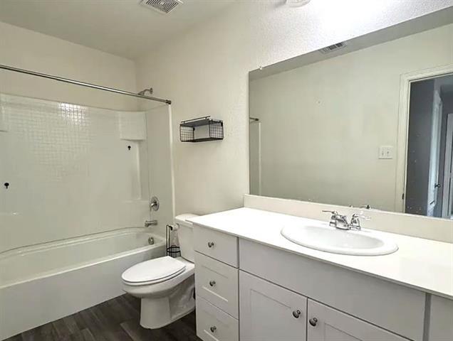 Building Photo - 1902 Chapel Hl Rd