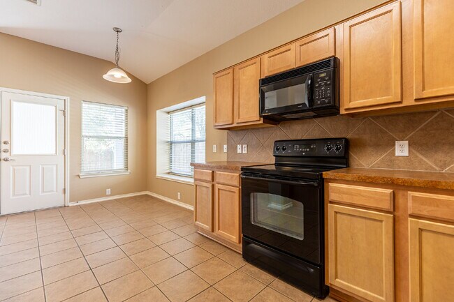 Building Photo - 648 Rooster Run