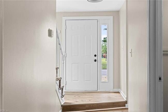 Building Photo - 2008 Fawnwood Common