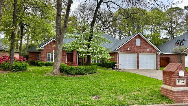 Primary Photo - 3308 Oak Knoll Dr