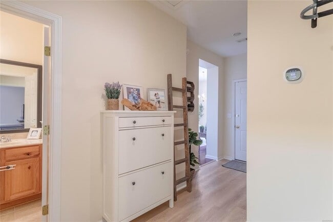 Building Photo - 612 Stoneybrooke Way